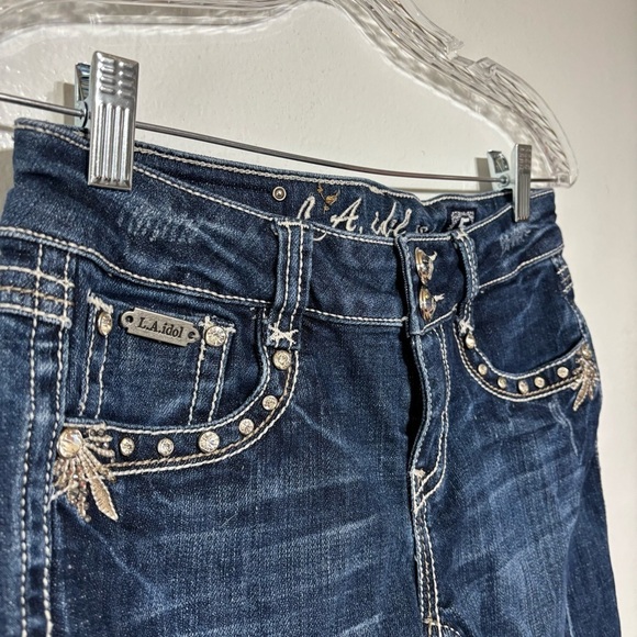L.A Idol Mid-Rise Bling Embroidered Pocket Denim Capri’s Size 5 - Picture 5 of 7